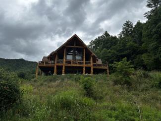 LOVEvolution Lodge